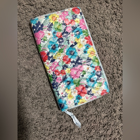 Vera Bradley Multicolor Floral Travel Bag - Picture 3 of 4